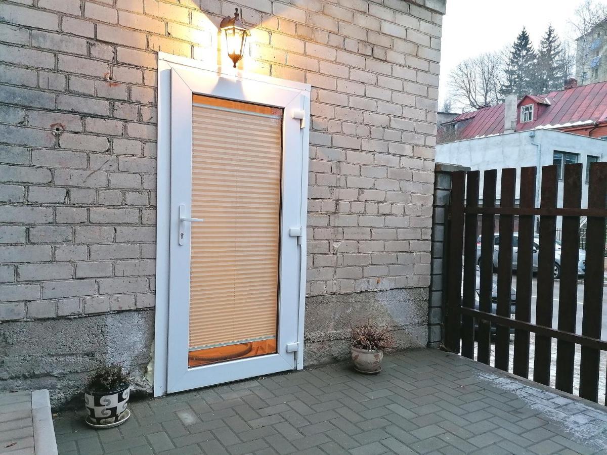 קובנה Apartment In Garage With Free Parking מראה חיצוני תמונה